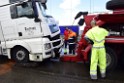 Schwerer LKW VU PKlemm A 4 Rich Olpe auf der Rodenkirchener Bruecke P411